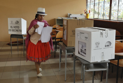 Eleitores do Equador votam contra projeto petrolífero em área da Amazônia