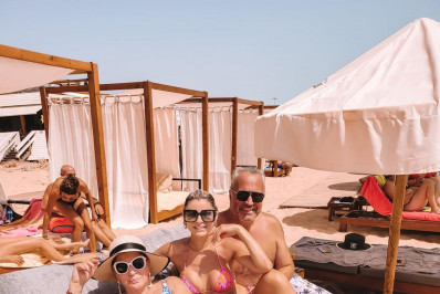 Susana Vieira arrasa com maiô estampado em viagem para Portugal: 'Maravilhosa'