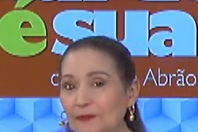 Sonia Abrão volta a defender mãe de Larissa Manoela e gera revolta na web