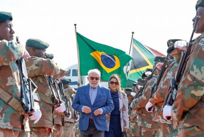 Lula desembarca na África do Sul para Cúpula dos Brics