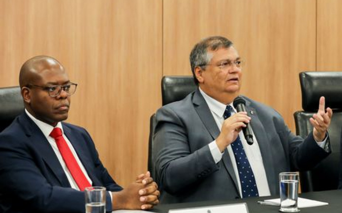 Para Flávio Dino, debate é caminho para democracia