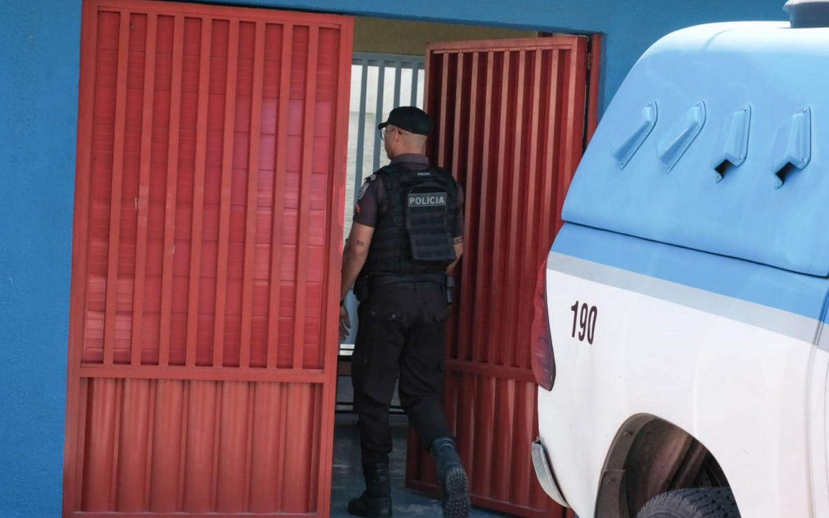 Após a invasão no Centro Cultural Pedro II, o policiamento foi reforçado no entorno da escola - Pedro Ivo/Agência O DIA