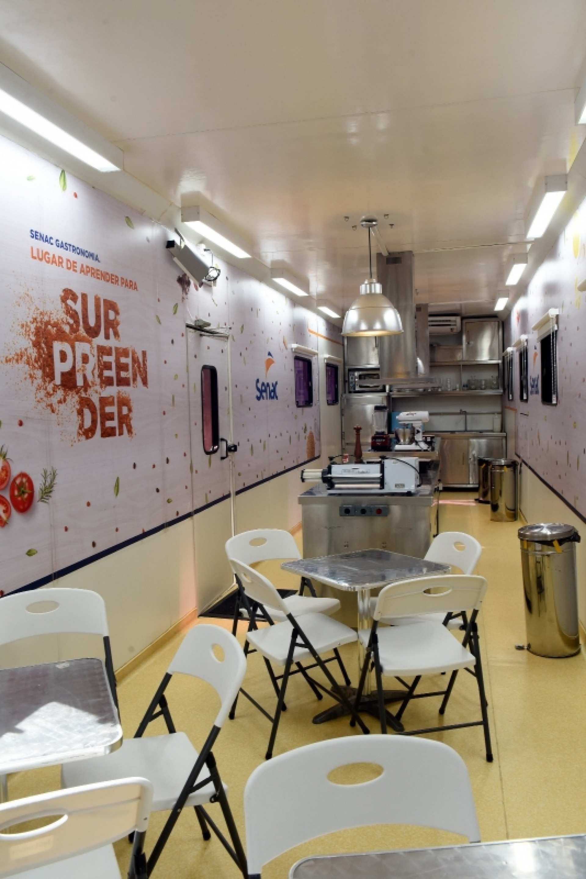 Escola M&oacute;vel de Gastronomia  - Sabrina S&aacute; (RC24h)