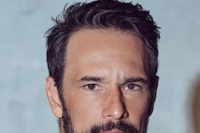 Rodrigo Santoro celebra aniversário junto com irmã: 'Veio ao mundo no mesmo dia três anos depois'