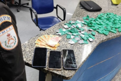 Traficantes são presos em flagrante durante ação policial em Macaé