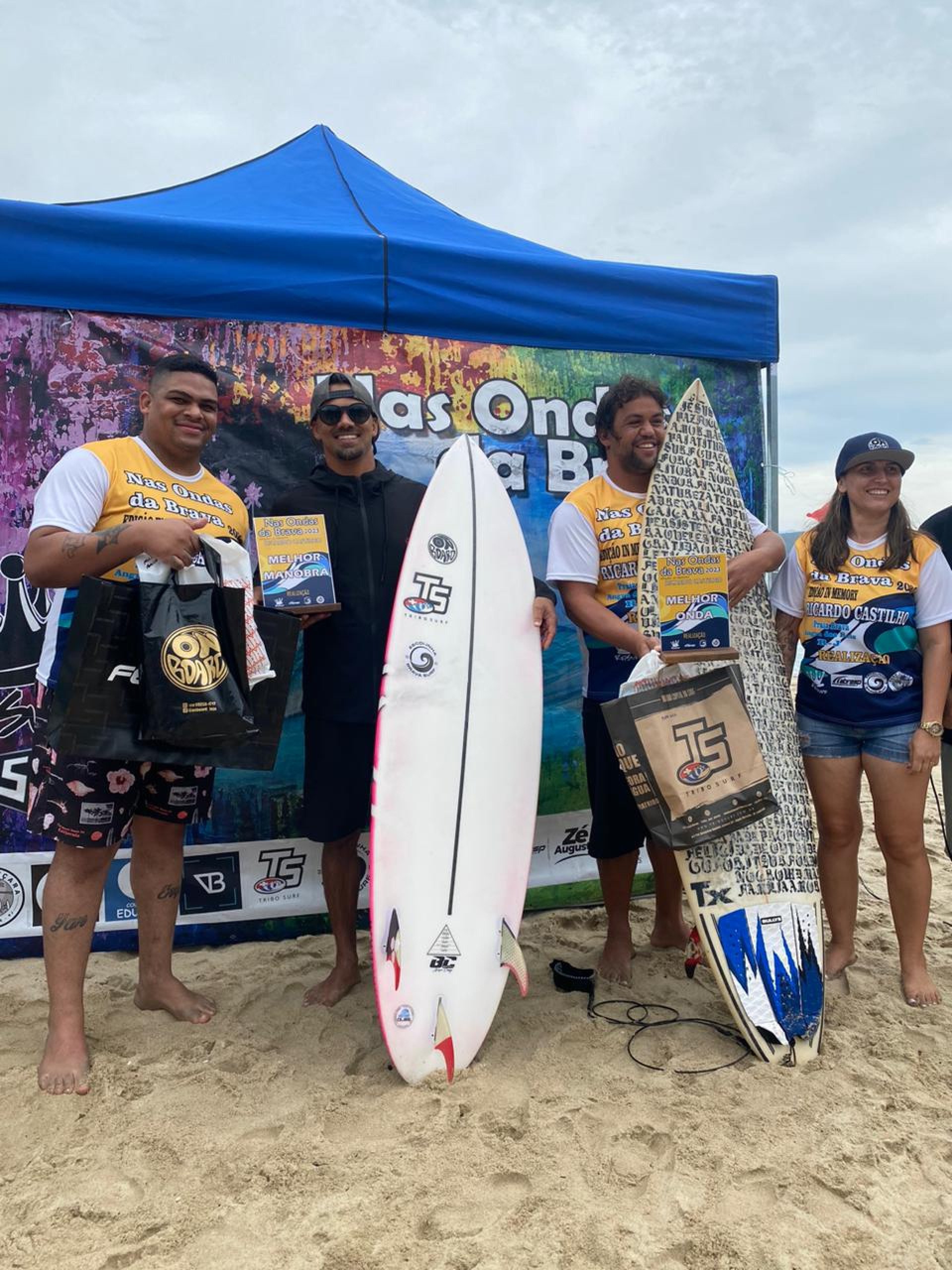 Surf  premiação do campeonato Nas ondas da brava - Divulgação