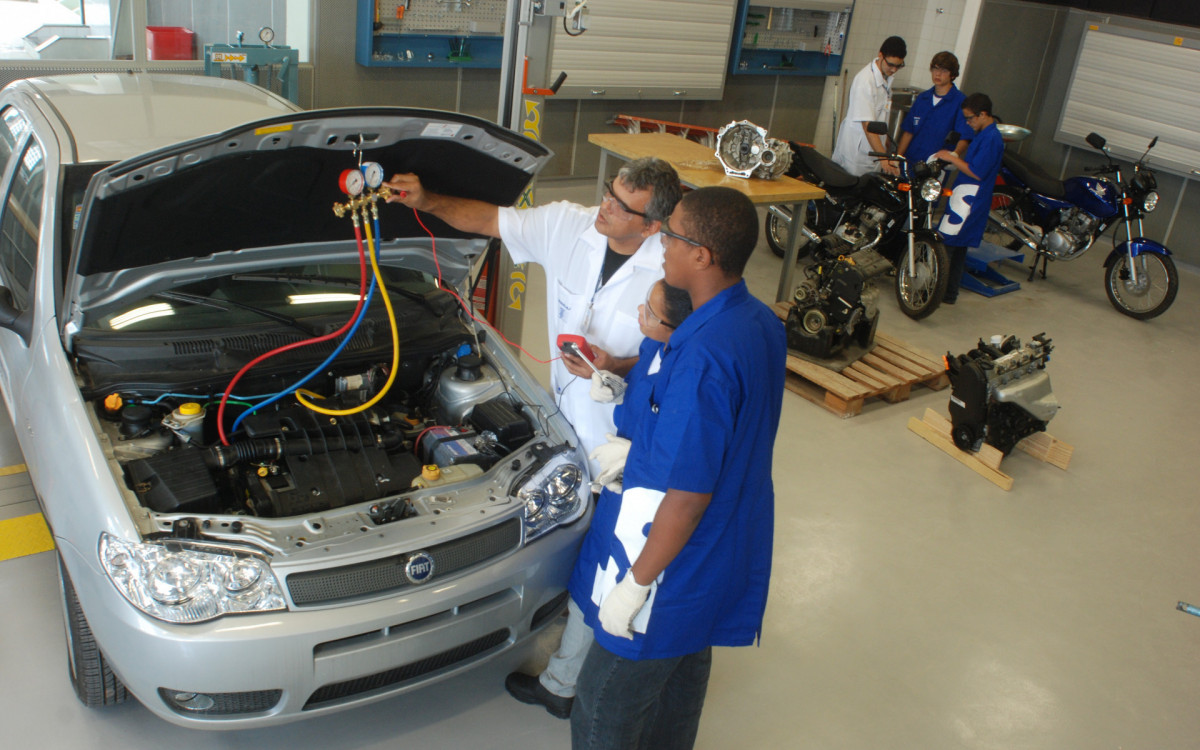 Firjan Senai abre mais de sete mil vagas gratuitas em cursos de qualificação profissional