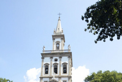 Largo do Machado recebe mutirão de serviços gratuitos