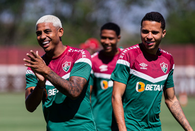 John Kennedy admite melhor momento na carreira, mas projeta evolução no Fluminense: 'Ainda é pouco'