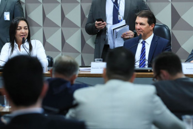 Bolsonaro e Michelle não deverão ter sigilos quebrados por CPMI