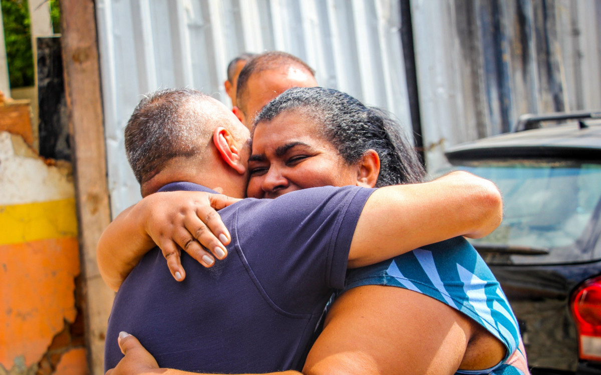 A comerciante e moradora do Jardim Redentor, Mísia Gonçalves, de 54 anos, foi atendida pelo prefeito e agradeceu pelas obras