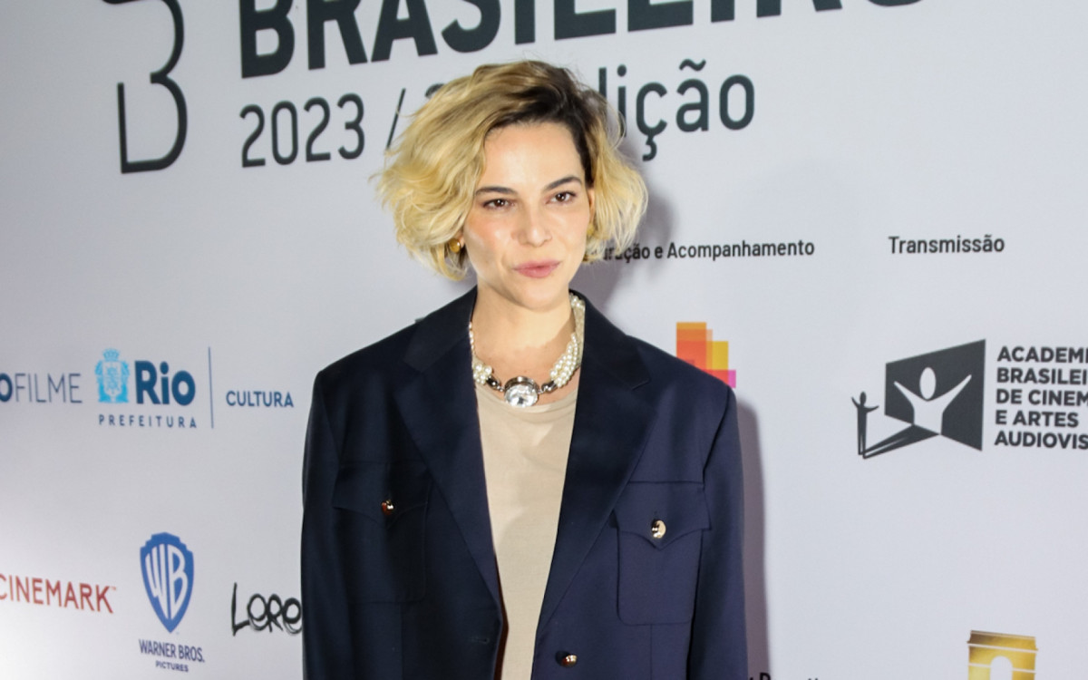 Tain&aacute; M&uuml;ller
