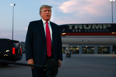 Trump é preso por associação criminosa e conspiração eleitoral