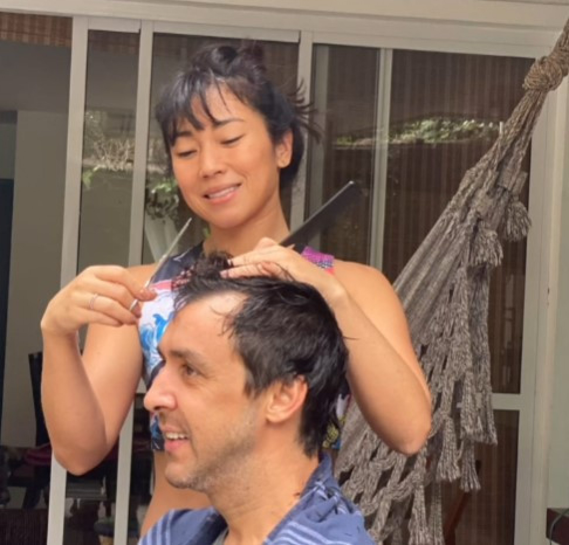 Dani Suzuki e o maquiador são amigos há 25 anos - Reprodução