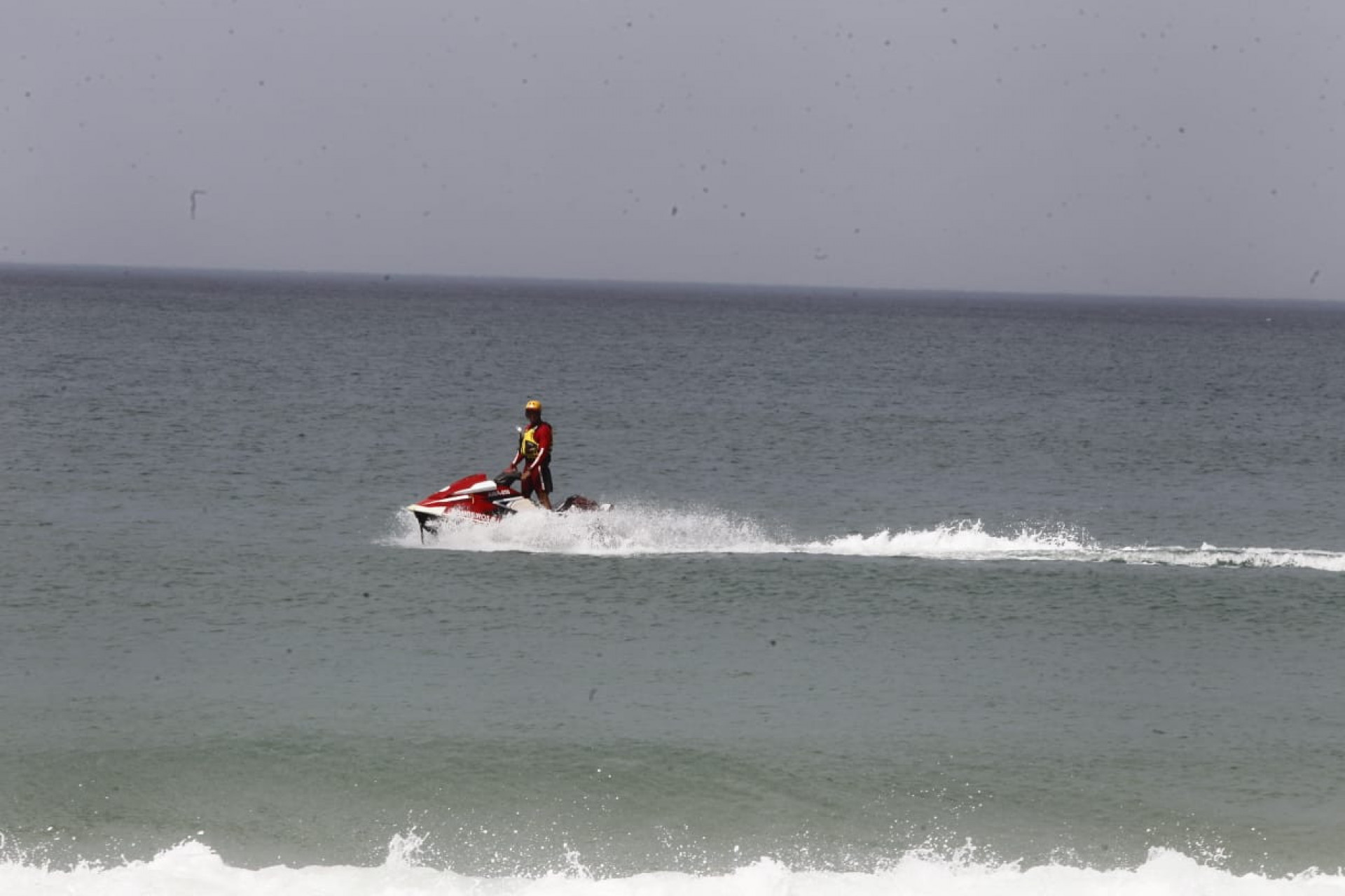 Vítima desapareceu após dar um mergulho - Reginaldo Pimenta / Agência O Dia