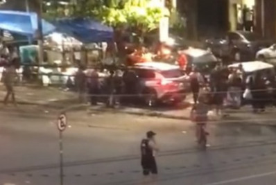 Carro atropela cinco pessoas em ponto de ônibus na Tijuca