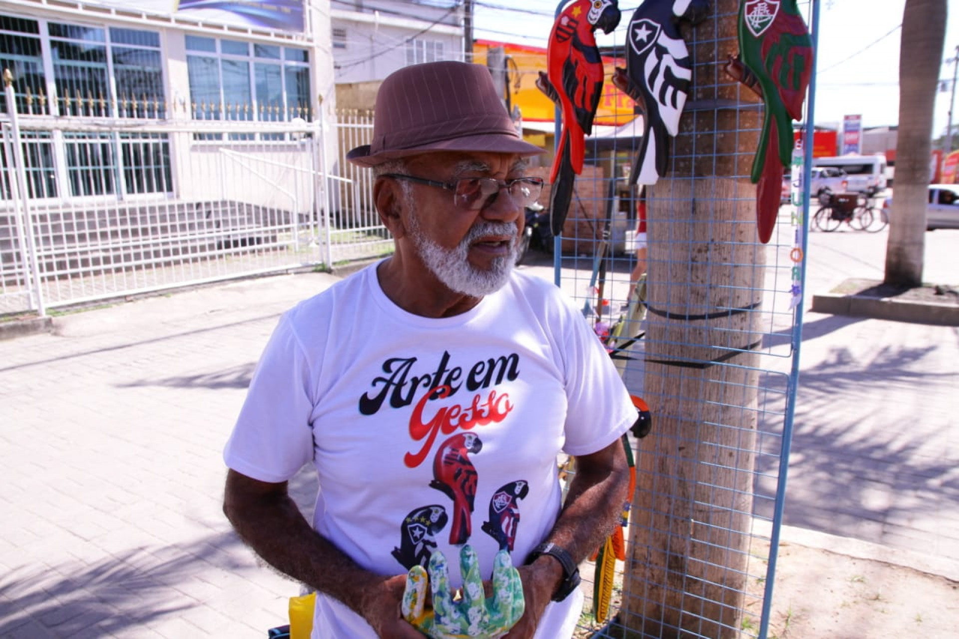 O artes&atilde;o Ot&aacute;vio Frederico gostou de saber que os servi&ccedil;os da Assist&ecirc;ncia Social s&atilde;o gratuitos - Jeovani Campos / PMBR