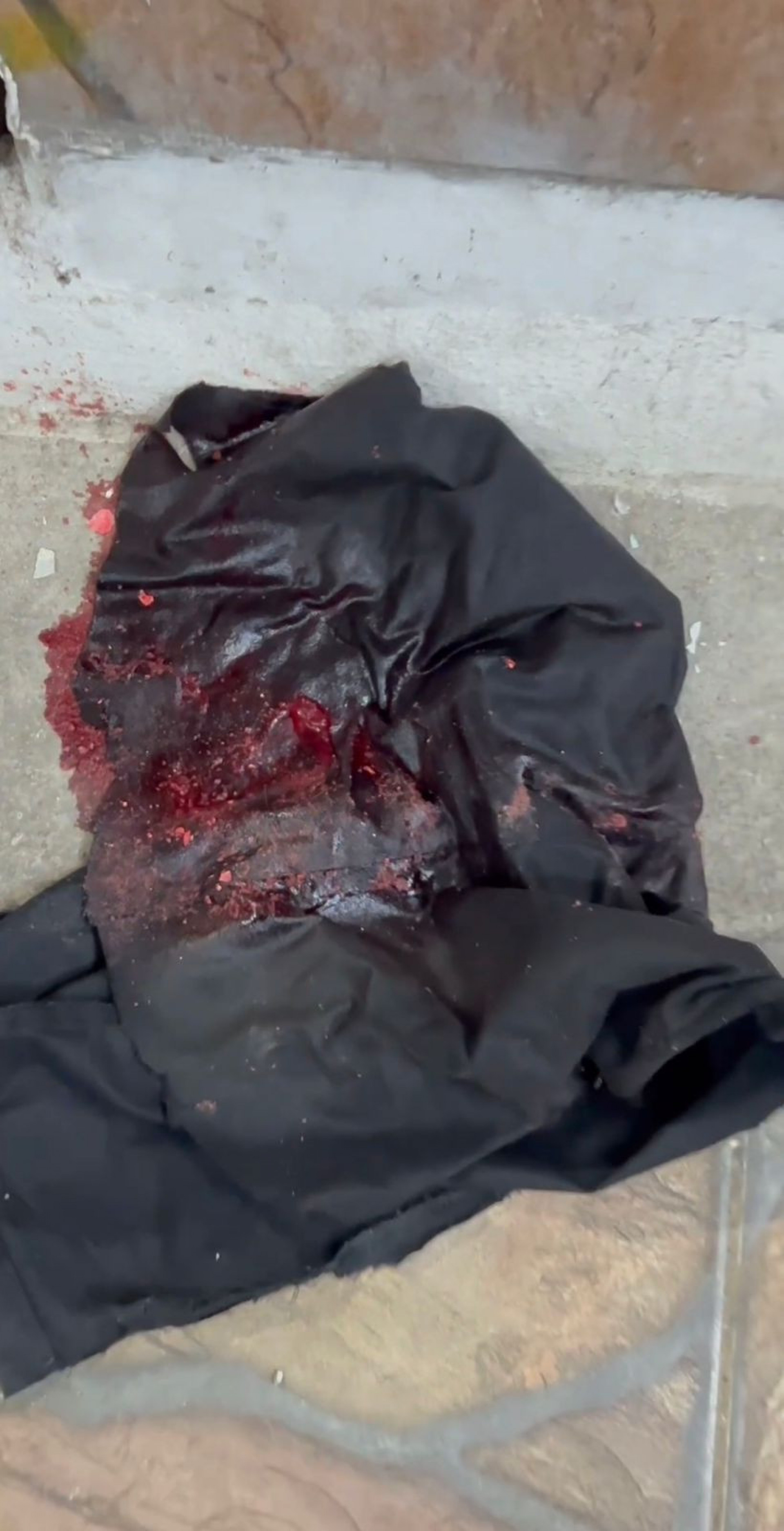 Na foto, imagens do local do atentado contra a família do vereador - Reprodução/Redes Sociais