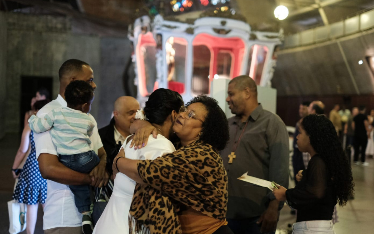 Juízes realizam casamento comunitário na Igreja da Catedral Metropolitana - Pedro Ivo/Agência O DIA