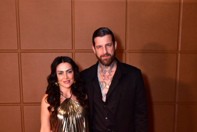 Marido de Cleo expõe 'combinados da relação' após não acompanhar atriz