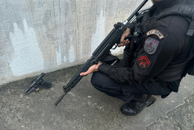 Confronto termina com quatro presos na Avenida Brasil