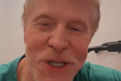 Após passar mal durante espetáculo, Miguel Falabella tranquiliza fãs: 'Já estou bem'