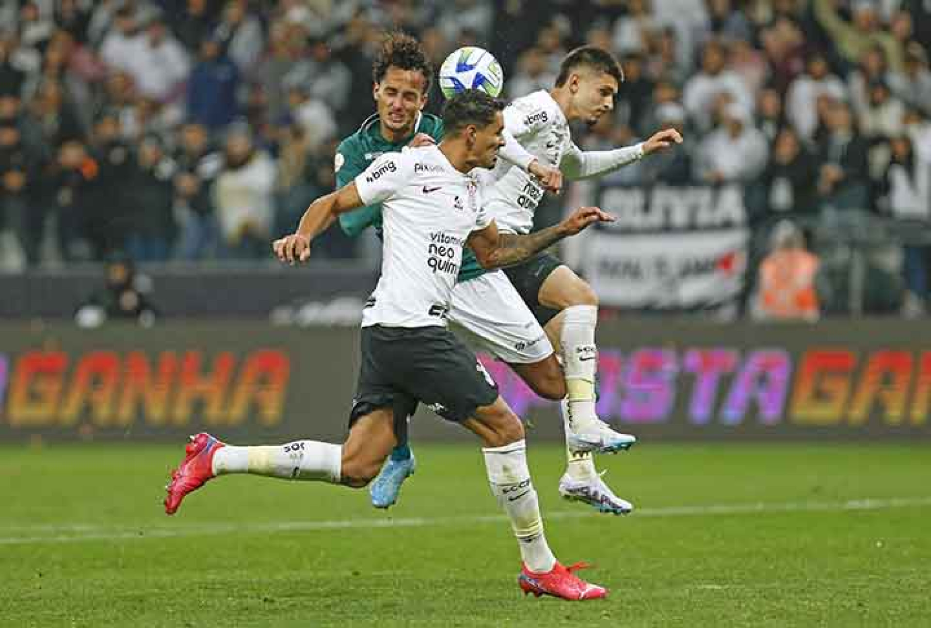 Corinthians empata em 1 a 1 com o São Paulo pelo Campeonato Brasileiro