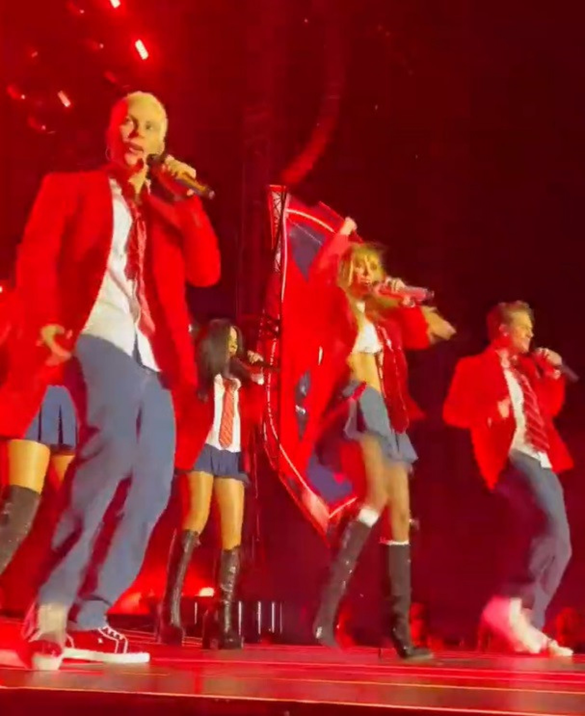 RBD estreia turnê mundial no Texas, nos Estados Unidos - Reprodução de vídeo