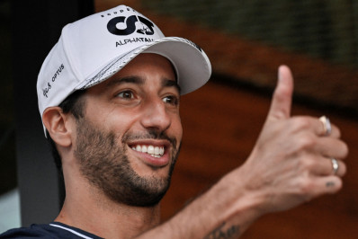 Ricciardo passa por cirurgia e não tem prazo de retorno na F1