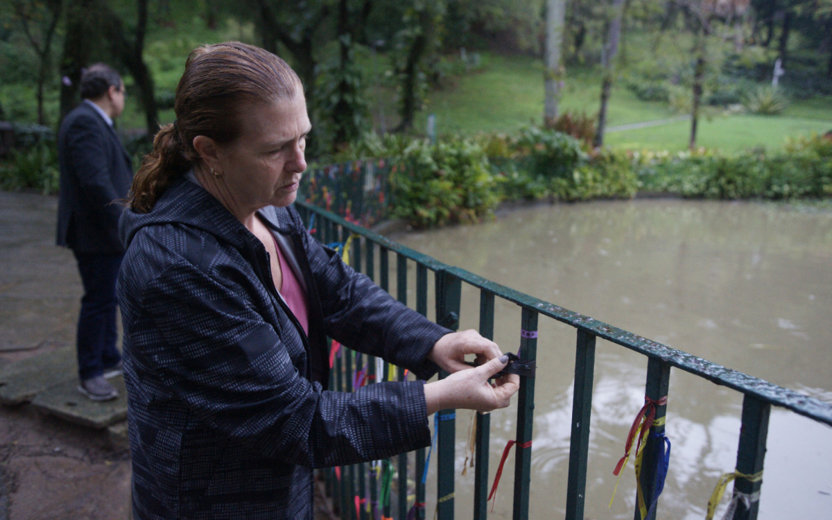 O cisne-negro Romeu, um dos símbolos do Parque Guinle, em Laranjeiras, na Zona Sul do Rio, foi morto por um homem na noite deste domingo (27). Policiais militares do 2ºBPM (Botafogo) prenderam o suspeito em flagrante.

