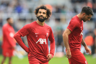 Equipe de Benzema planeja oferecer R$ 790 milhões ao Liverpool por Salah