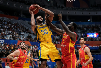 Brasil perde para Espanha e se complica na Copa do Mundo de basquete