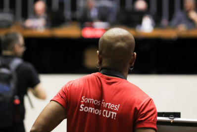 CUT completa 40 anos mirando trabalhadores desprotegidos