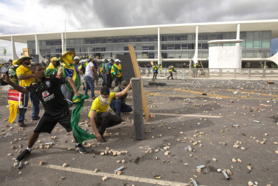 Governo deve gastar R$ 8 milhões para blindar vidros do Planalto após ataques de 8 de janeiro