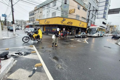 Pista molhada causa acidente na Rua Télio Barreto e exige cuidados na Rodovia Amaral Peixoto