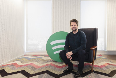 Selton Mello empresta voz a detetive que investiga serial killer em audiossérie