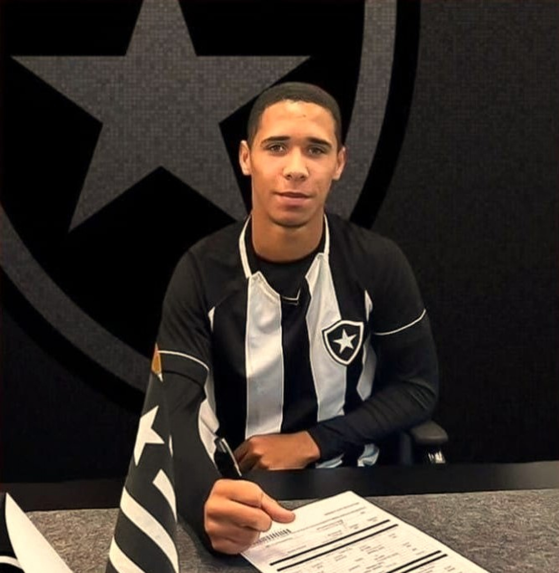 Paulo Kayo, um dos destaques da talentosa geração 2007 do Serra Macaense, atraiu a atenção do Botafogo