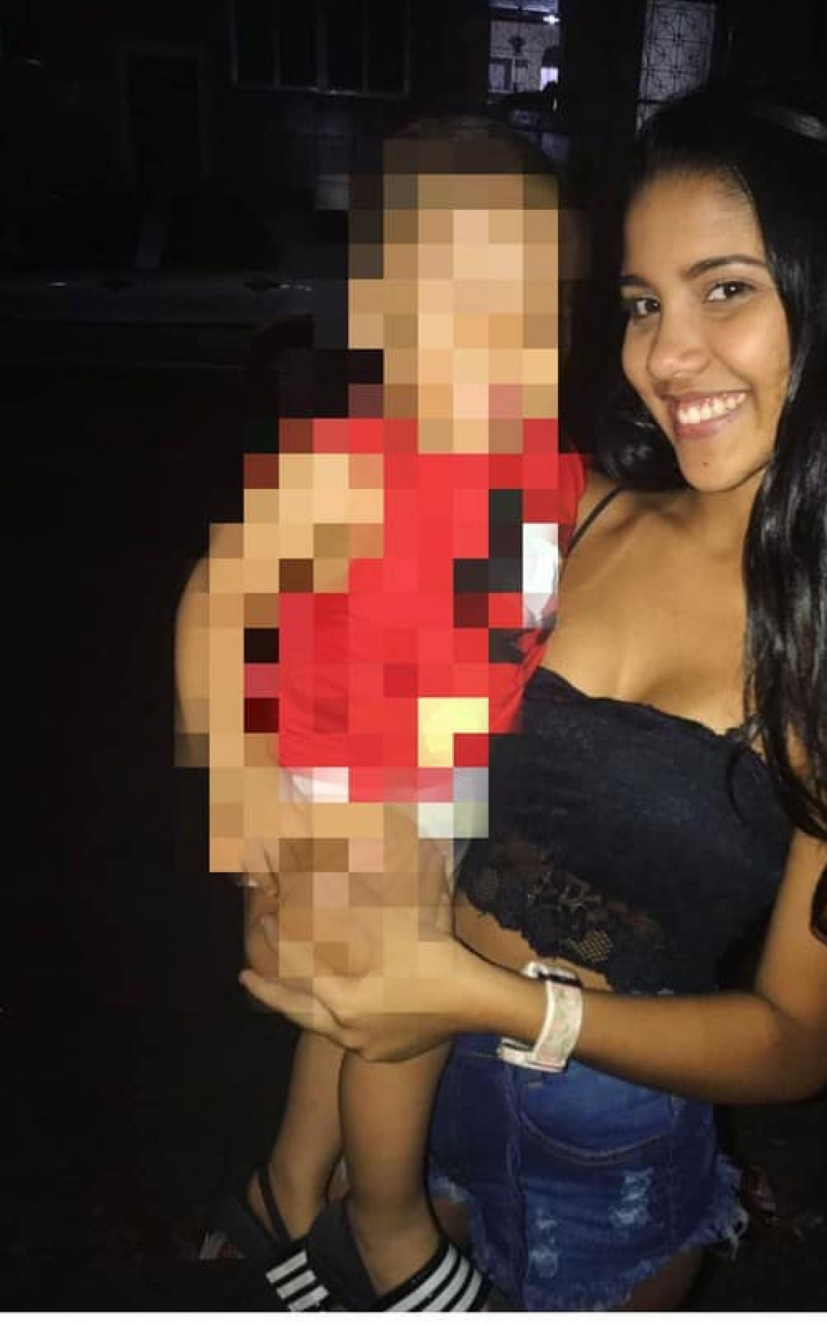 Jenifer Carvalho Paes, de 19 anos, manteve um relacionamento com o suspeito por 10 meses - Reprodução