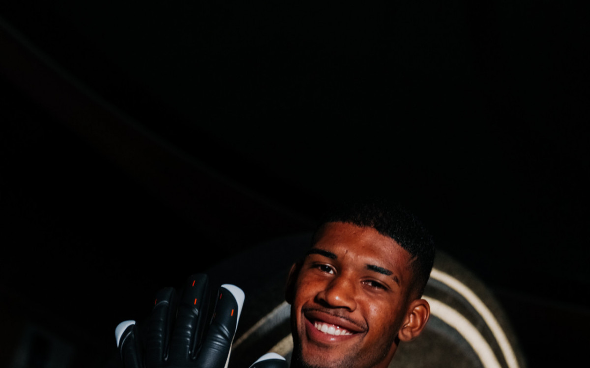 Kau&atilde; Santos, primeiro goleiro brasileiro da hist&oacute;ria da Bundesliga 