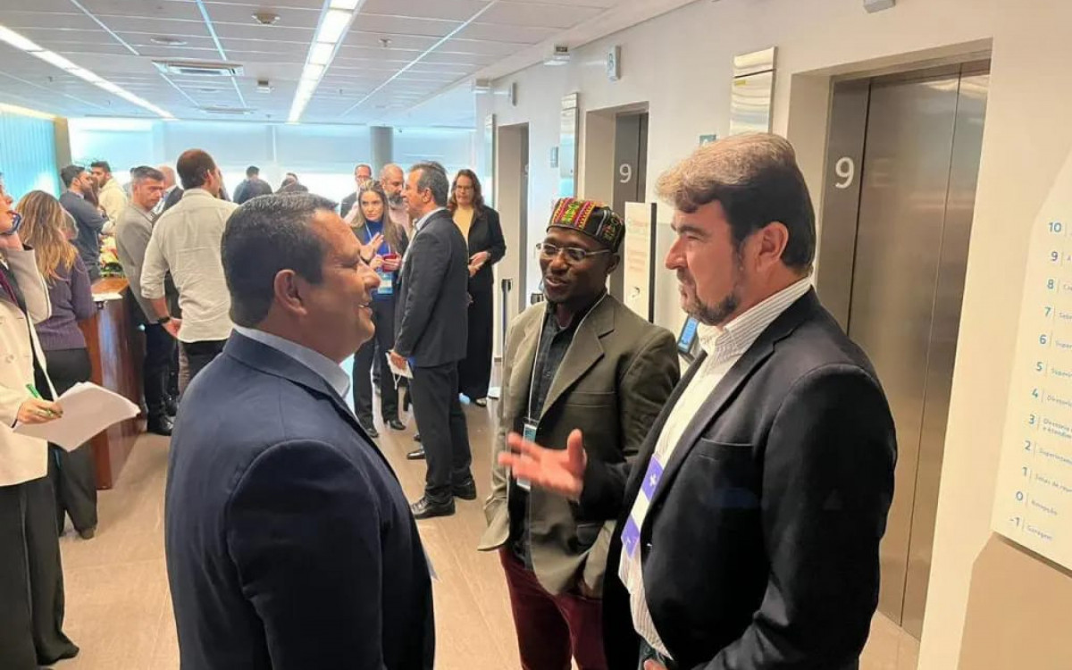 Presença de representantes municipais demonstra o comprometimento em estimular práticas que fomentem um ambiente de negócios favorável