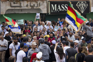 Na Síria, crise econômica provoca revolta contra o regime em cidade 'isolada' da guerra
