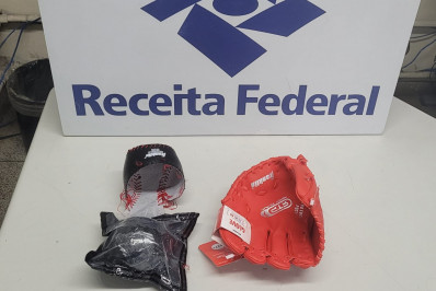 Receita Federal apreende haxixe dentro de bola de beisebol no Aeroporto do Galeão