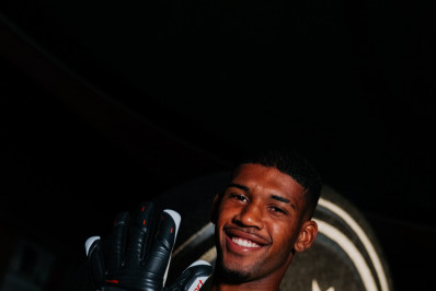 Cria da base do Flamengo é anunciado por clube alemão