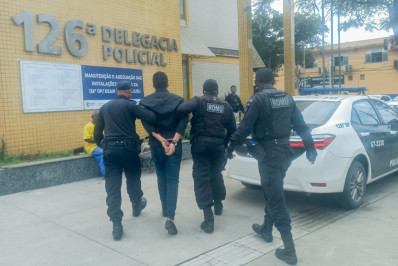 Homem é preso em flagrante após oferecer vantagens para prefeita de Cabo Frio em troca de cargos no Governo Municipal