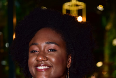 Ex-BBB Sarah Aline ironiza comentários desnecessários de seguidora: 'Doentio'