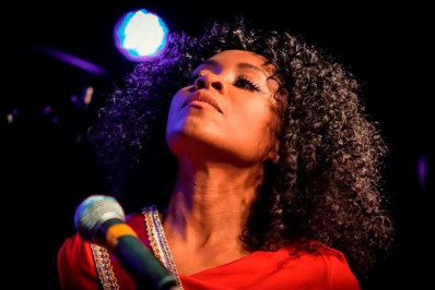 Brasileira cria o maior festival de multiplicidade da Europa: O Jana Collective