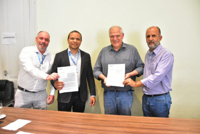 Prefeitura e CEF firmam parceria para asfaltamento de estradas vicinais no Brejal