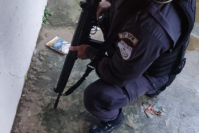 Homem é preso por tráfico de drogas no bairro Parque Mataruna em Araruama