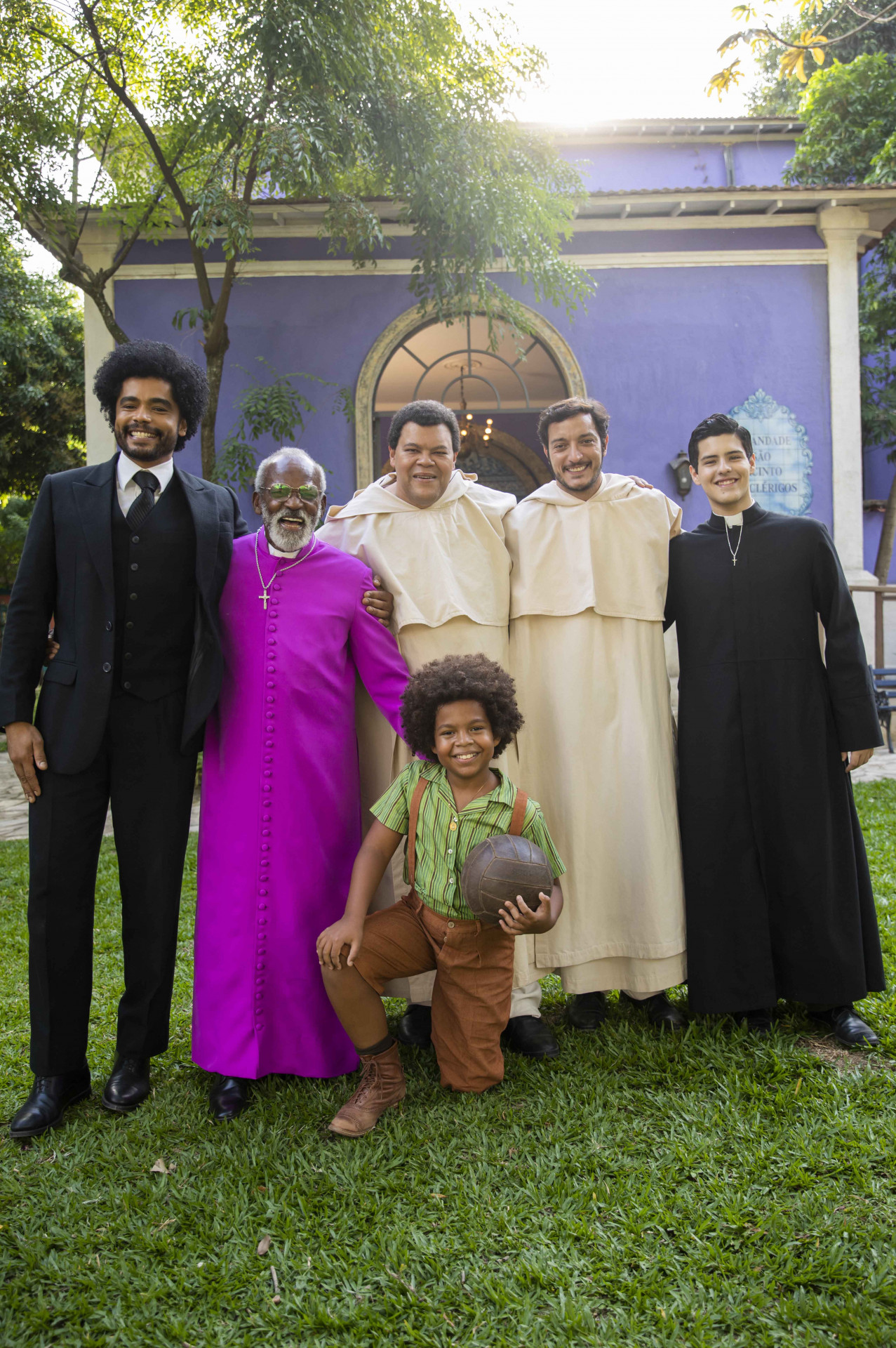 Orlando (Diogo Almeida), Dom Vitório (Antônio Pitanga), Frei Severo (Babu Santana), Frei João (Allan Souza Lima), Luís (Paulo Mendes) e Marcelino (Levi Asaf)
 - Globo/João Miguel Júnior