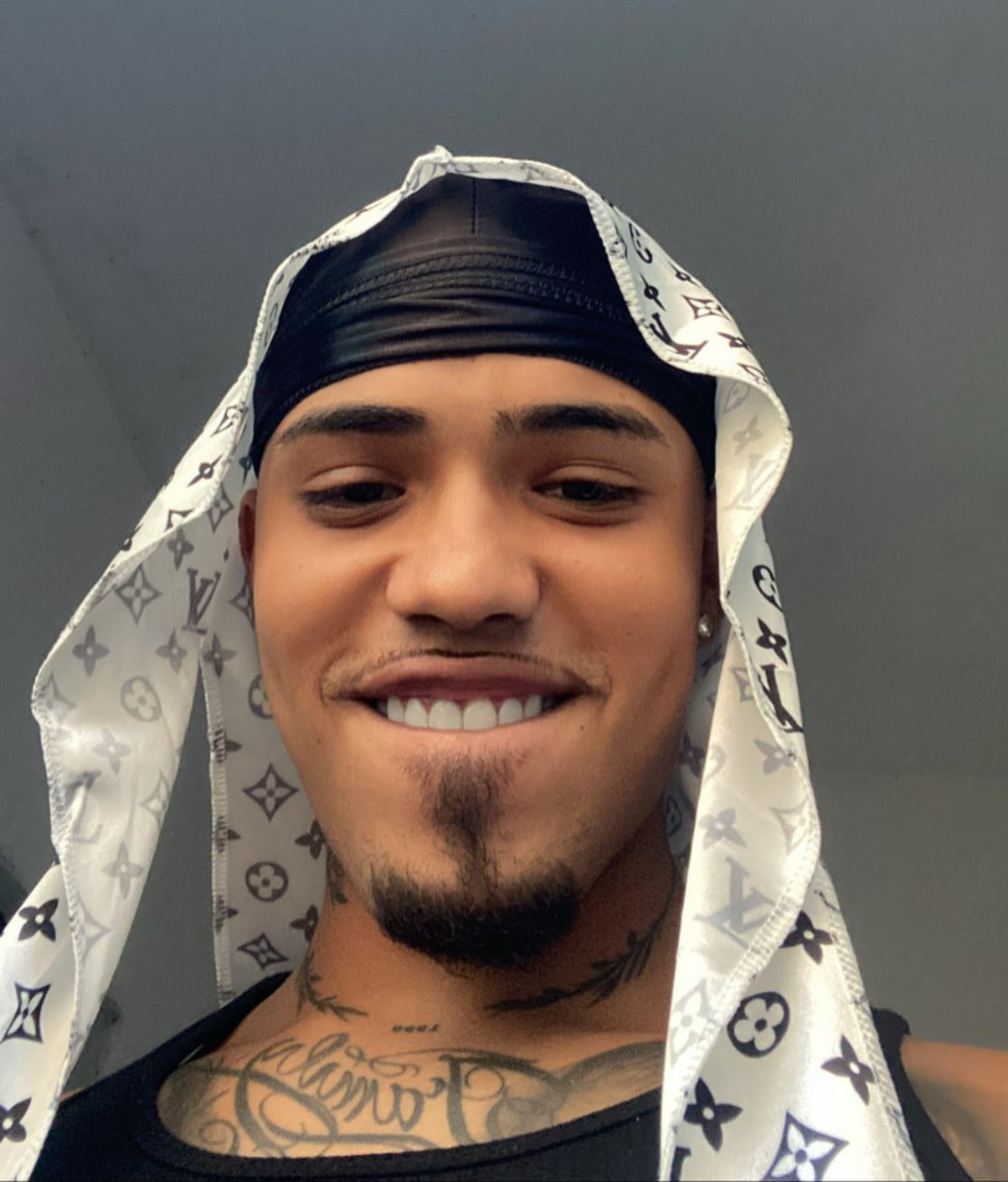 O cantor Ryan Realcria foi acusado pela rapper Azzy de agressão - Reprodução/Instagram